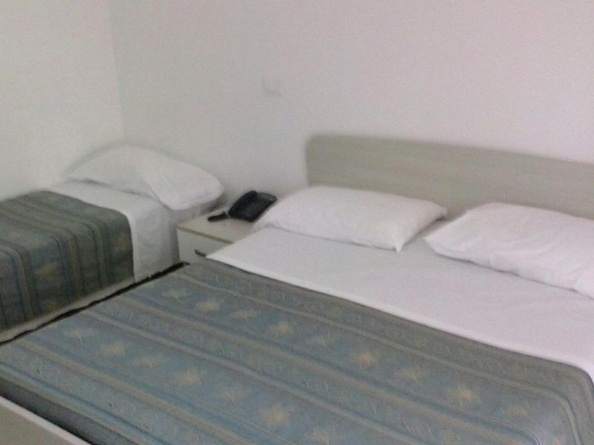 Hotel Aurora Scauri  Rum bild